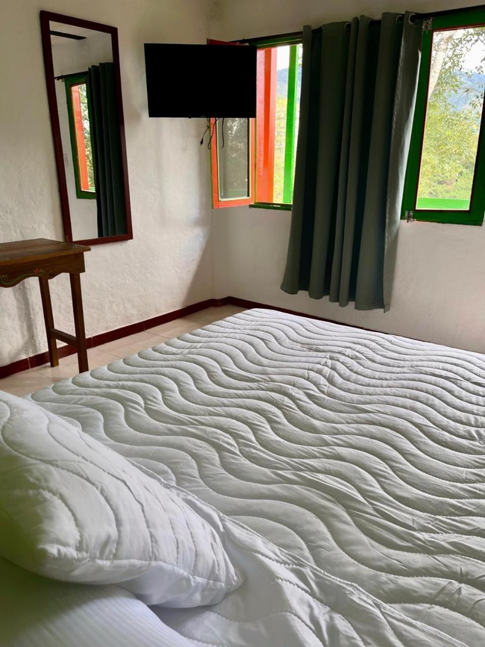 Hostal Bamboo Саленто Экстерьер фото